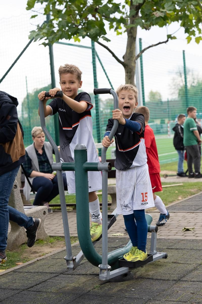 Zdjęcie w galerii na portalu naszraciborz.pl: W Chałupkach w piłkę grali i pieniądze dla Mikołaja zbierali wiadomości z regionu