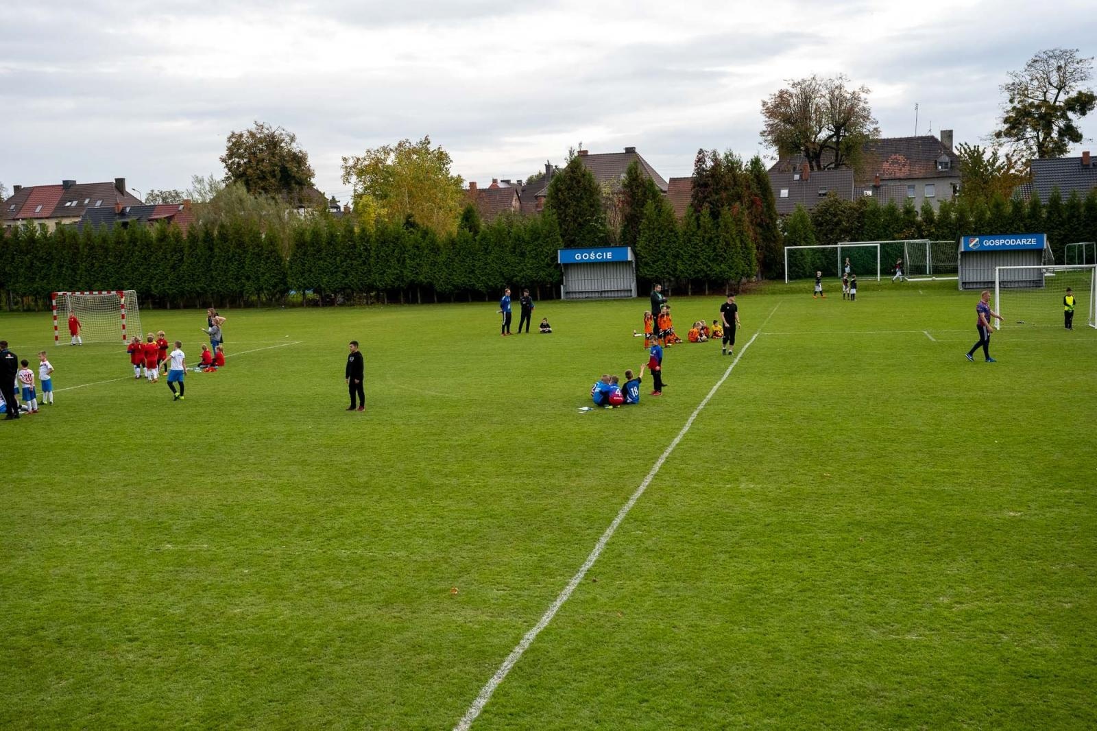 Zdjęcie w galerii na portalu naszraciborz.pl: W Chałupkach w piłkę grali i pieniądze dla Mikołaja zbierali wiadomości z regionu