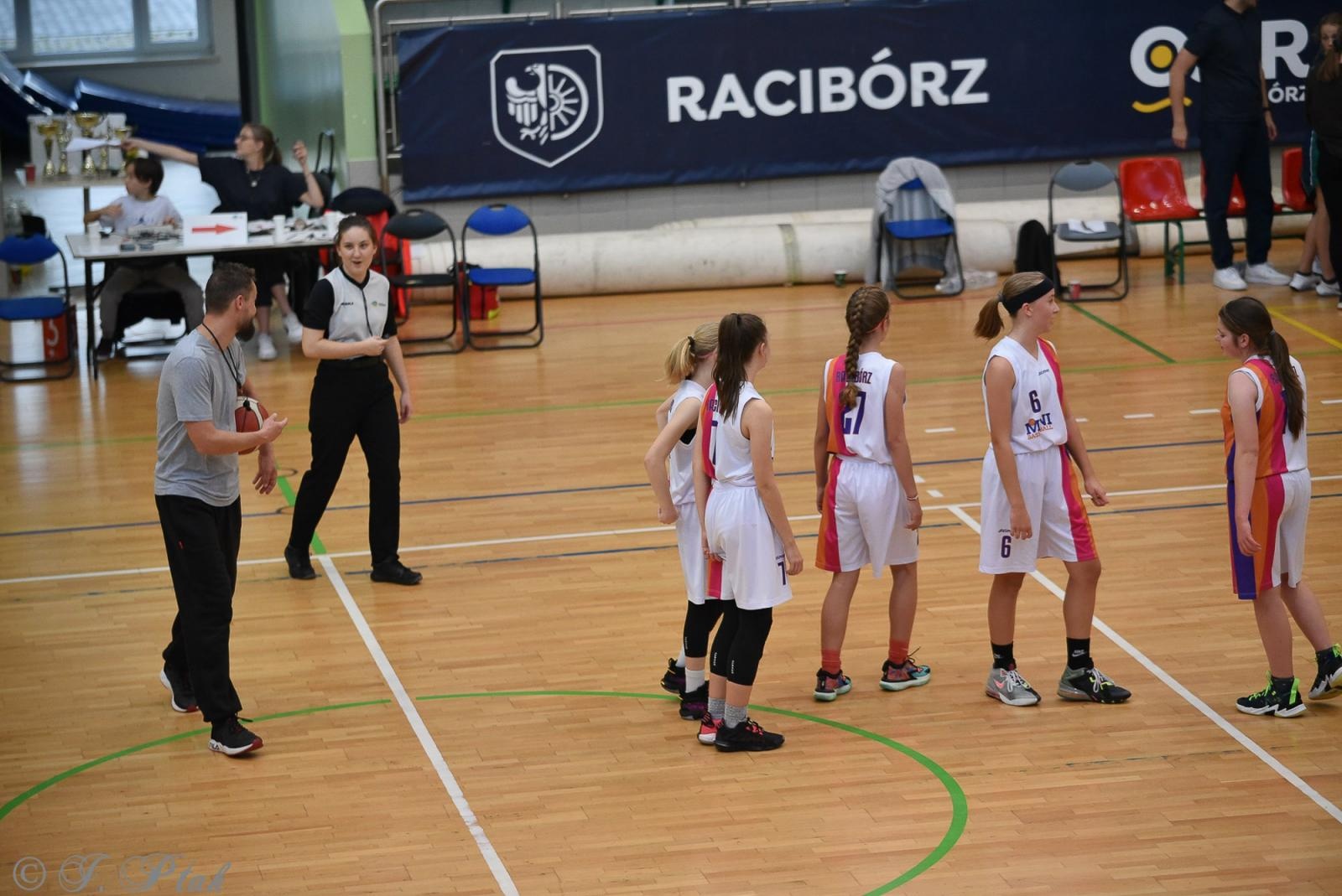 Zdjęcie w galerii na portalu naszraciborz.pl: Młode koszykarki rywalizowały o puchar starosty [FOTO] wiadomości z regionu