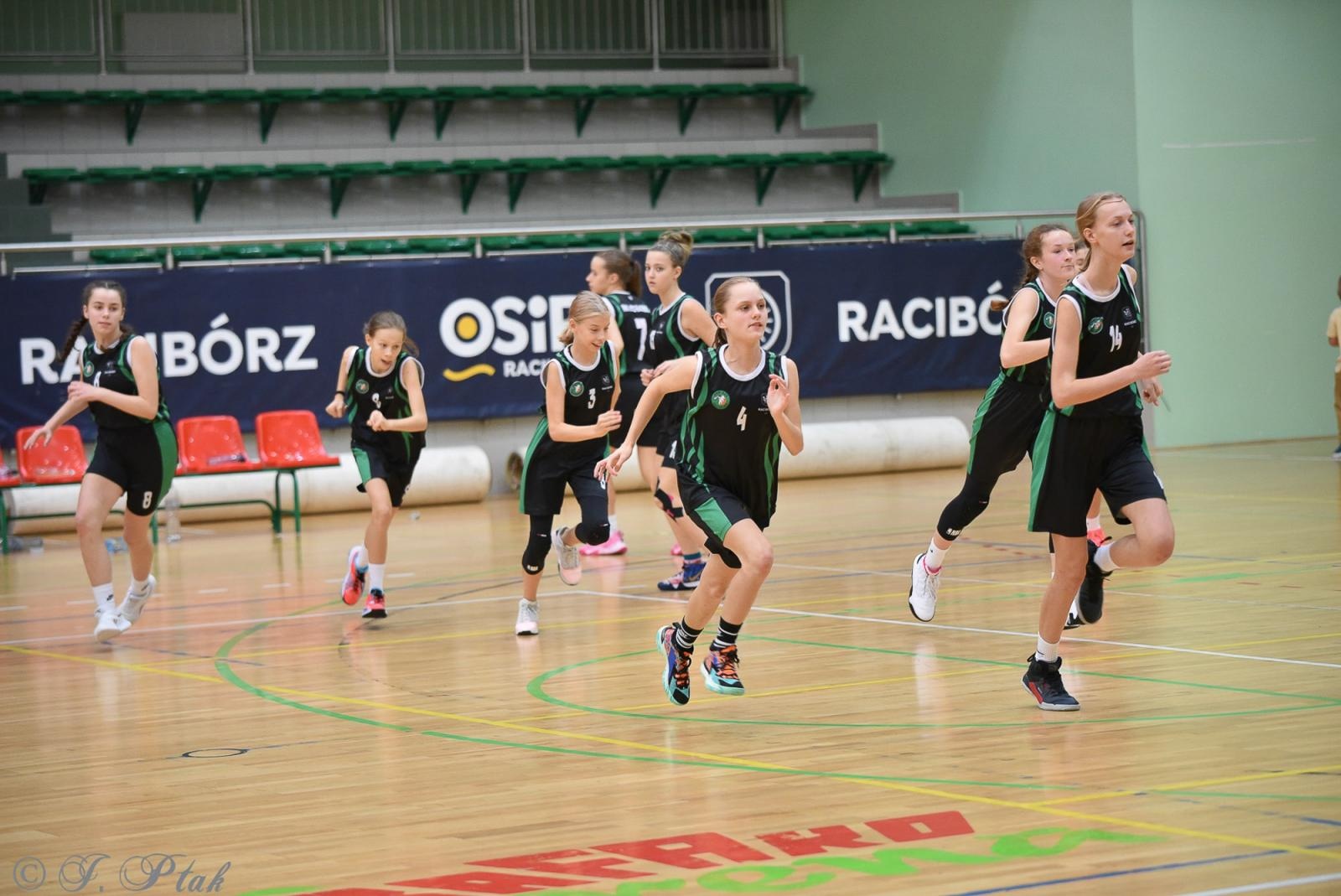 Zdjęcie w galerii na portalu naszraciborz.pl: Młode koszykarki rywalizowały o puchar starosty [FOTO] wiadomości z regionu