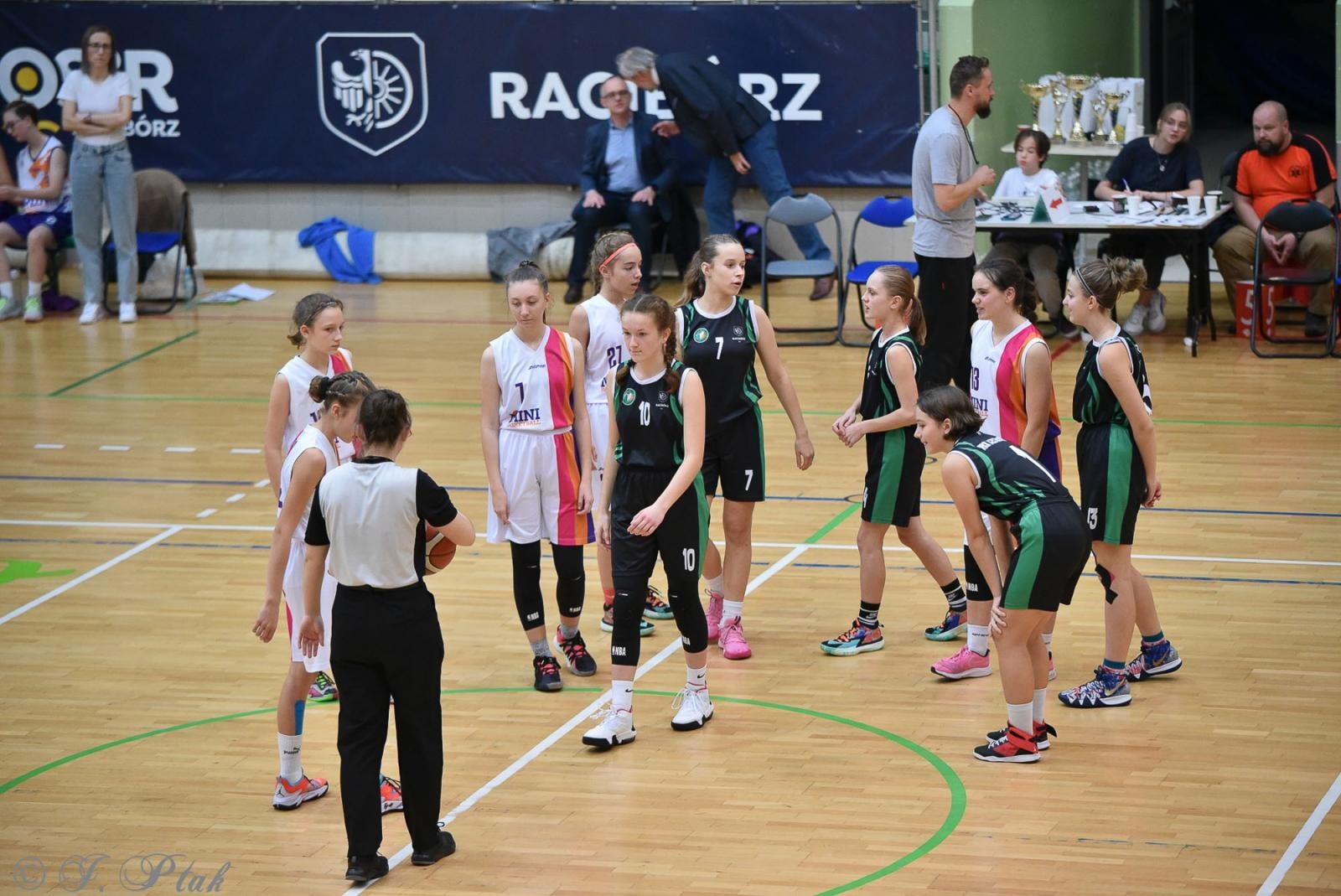 Zdjęcie w galerii na portalu naszraciborz.pl: Młode koszykarki rywalizowały o puchar starosty [FOTO] wiadomości z regionu
