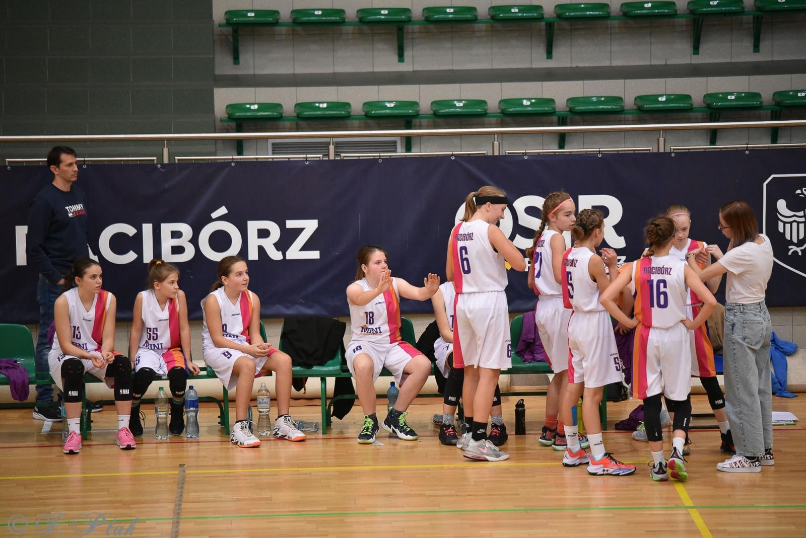 Zdjęcie w galerii na portalu naszraciborz.pl: Młode koszykarki rywalizowały o puchar starosty [FOTO] wiadomości z regionu