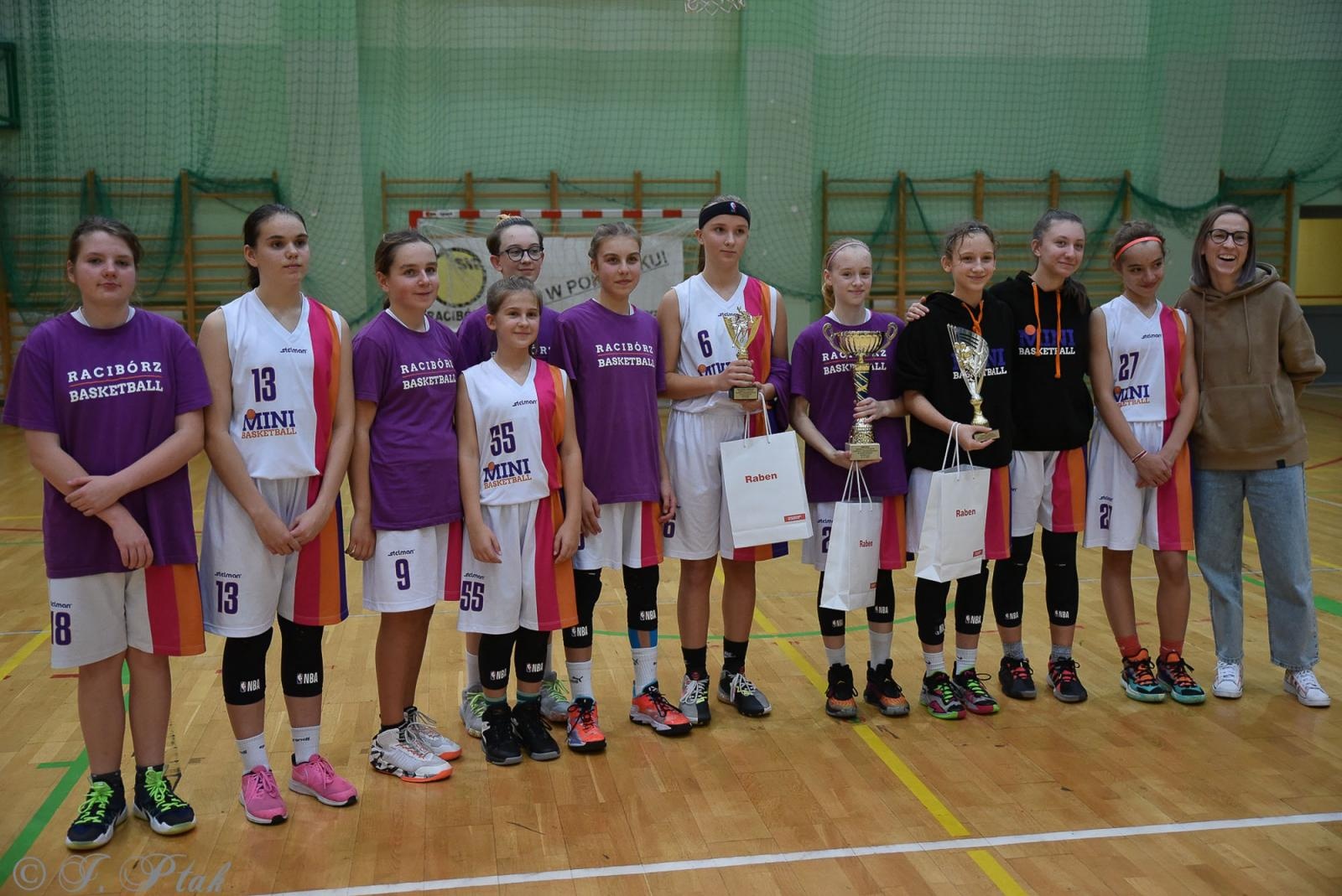 Zdjęcie w galerii na portalu naszraciborz.pl: Młode koszykarki rywalizowały o puchar starosty [FOTO] wiadomości z regionu