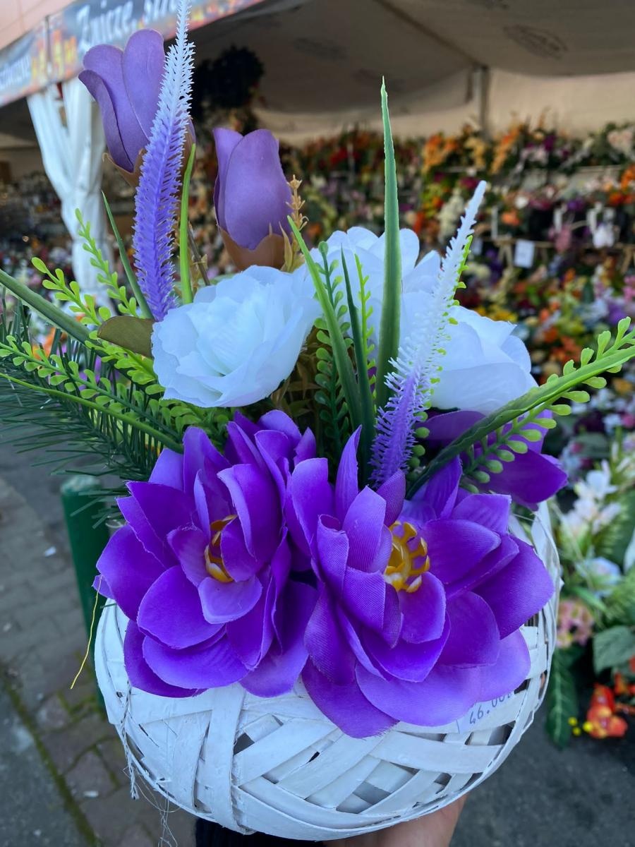 Zdjęcie w galerii na portalu naszraciborz.pl: Wszystkich Świętych coraz bliżej. Wszystko, co trzeba kupisz przy Auchan wiadomości z regionu