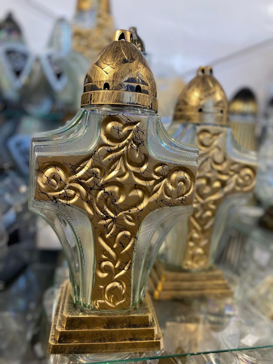 Zdjęcie w galerii na portalu naszraciborz.pl: Wszystkich Świętych coraz bliżej. Wszystko, co trzeba kupisz przy Auchan wiadomości z regionu