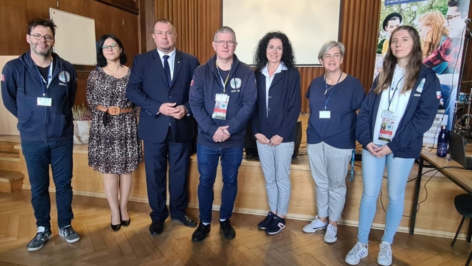 Zdjęcie w galerii na portalu naszraciborz.pl: Erasmus+. Grupa Francuzów gości przy Kasprowicza wiadomości z regionu