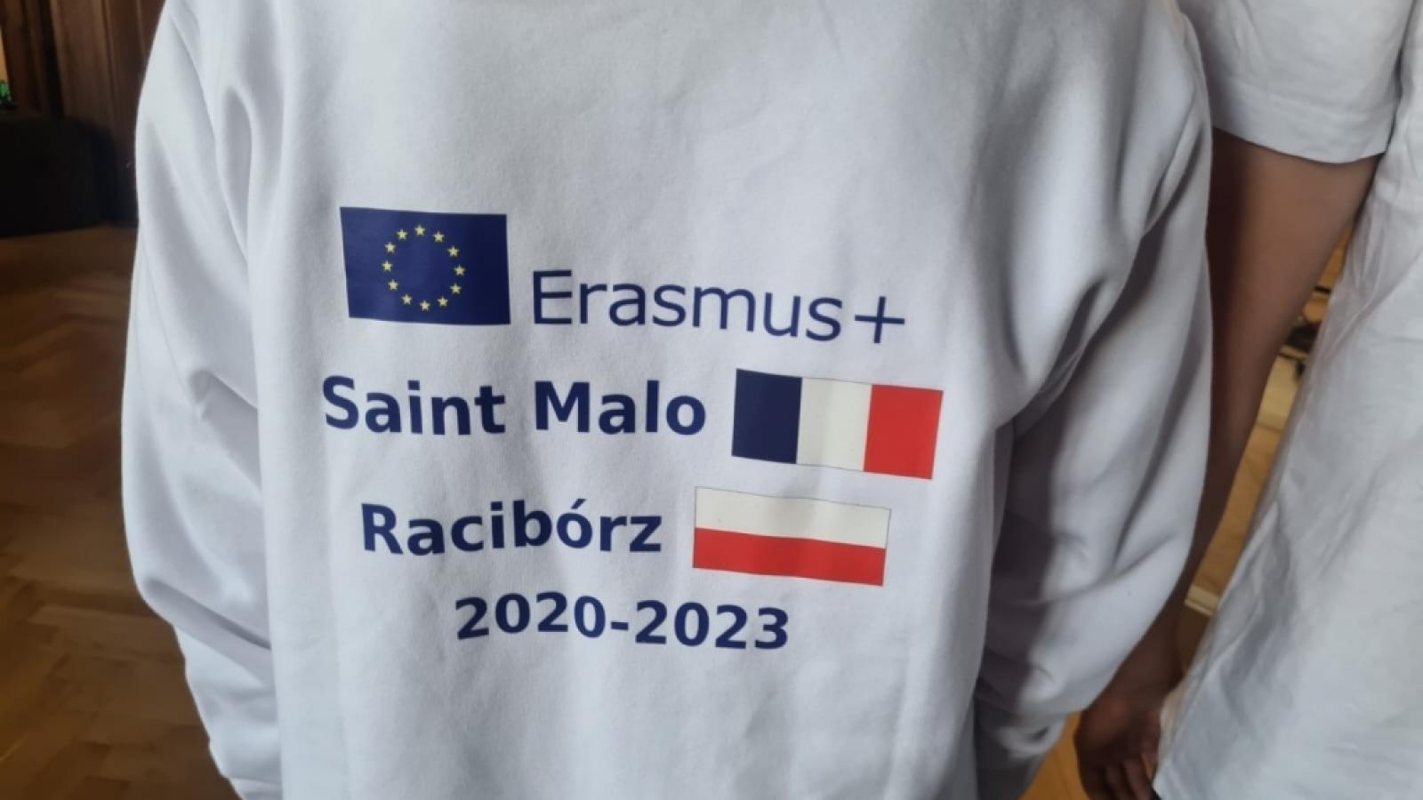 Zdjęcie w galerii na portalu naszraciborz.pl: Erasmus+. Grupa Francuzów gości przy Kasprowicza wiadomości z regionu