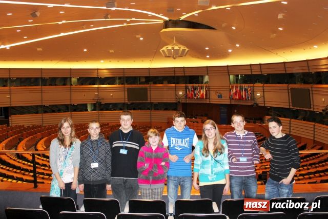 Zdjęcie w galerii na portalu naszraciborz.pl: Raciborscy gimnazjaliści w Europarlamencie wiadomości z regionu