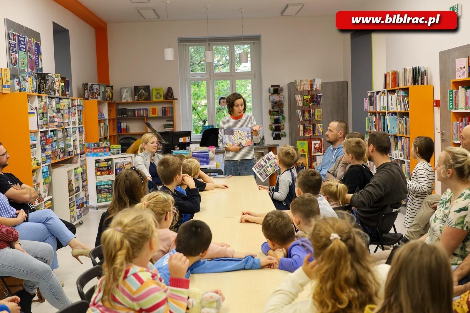 Zdjęcie w galerii na portalu naszraciborz.pl: Kocia Szajka przejęła raciborską bibliotekę! wiadomości z regionu
