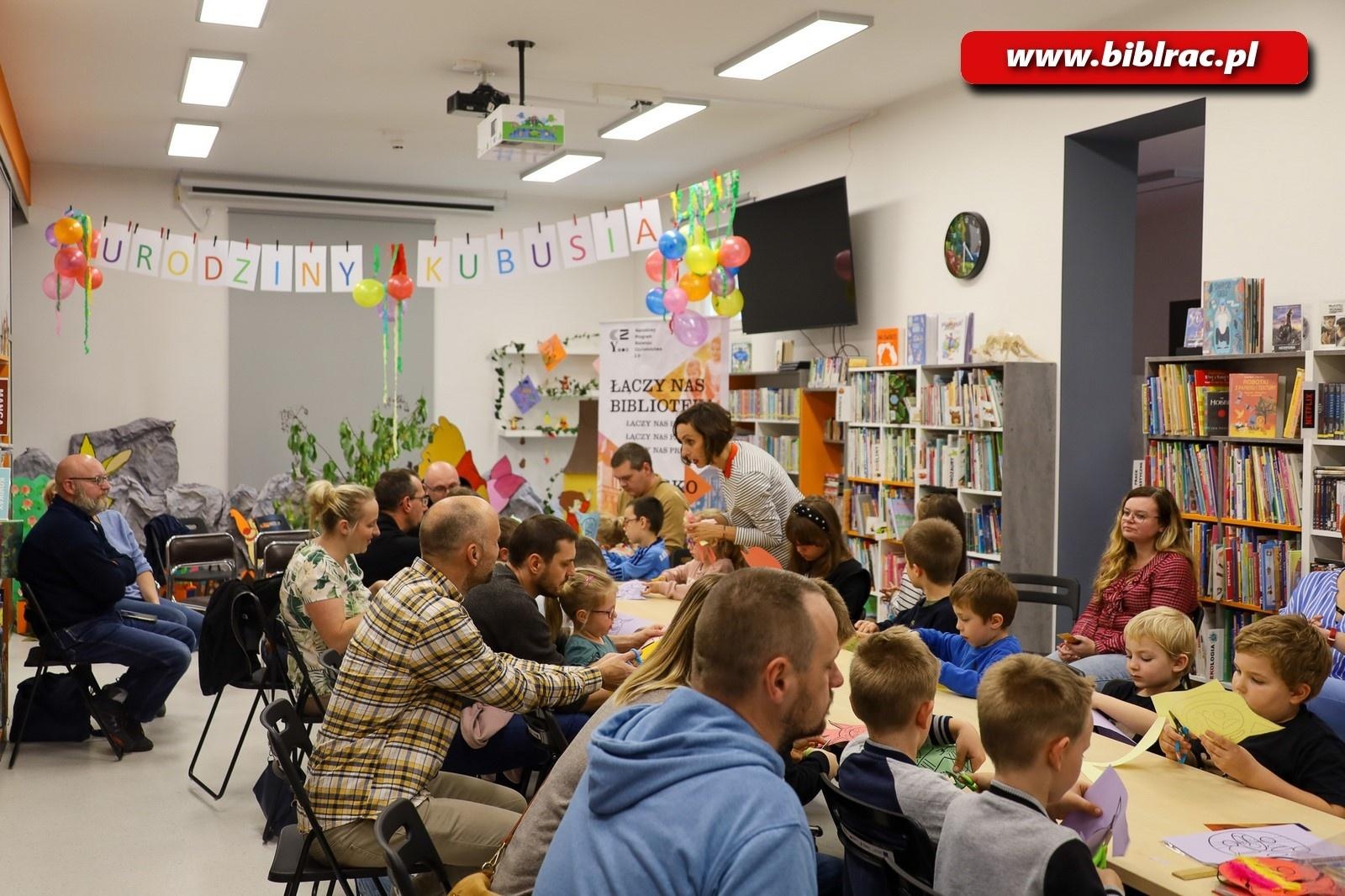 Zdjęcie w galerii na portalu naszraciborz.pl: Kocia Szajka przejęła raciborską bibliotekę! wiadomości z regionu