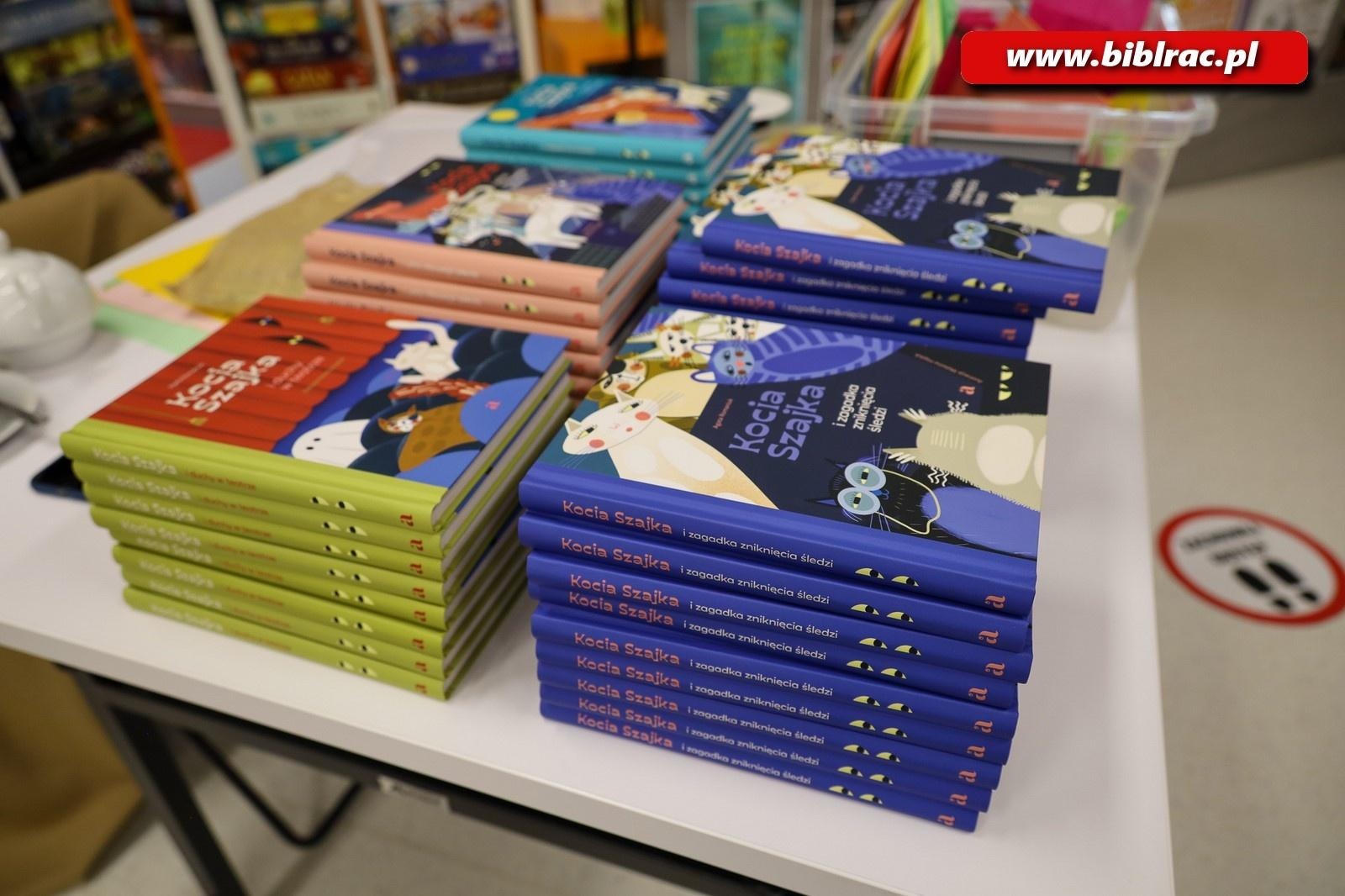 Zdjęcie w galerii na portalu naszraciborz.pl: Kocia Szajka przejęła raciborską bibliotekę! wiadomości z regionu