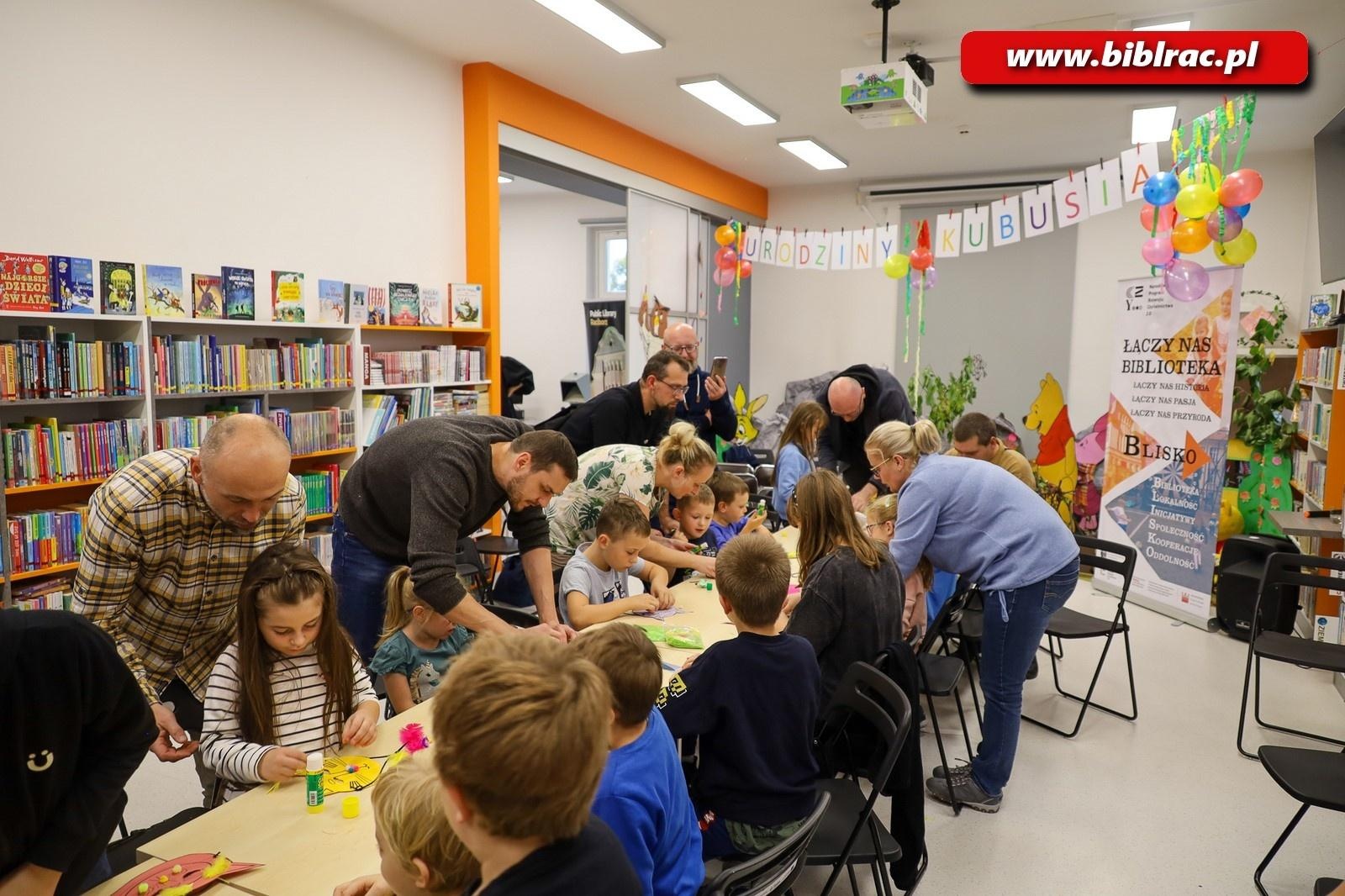 Zdjęcie w galerii na portalu naszraciborz.pl: Kocia Szajka przejęła raciborską bibliotekę! wiadomości z regionu