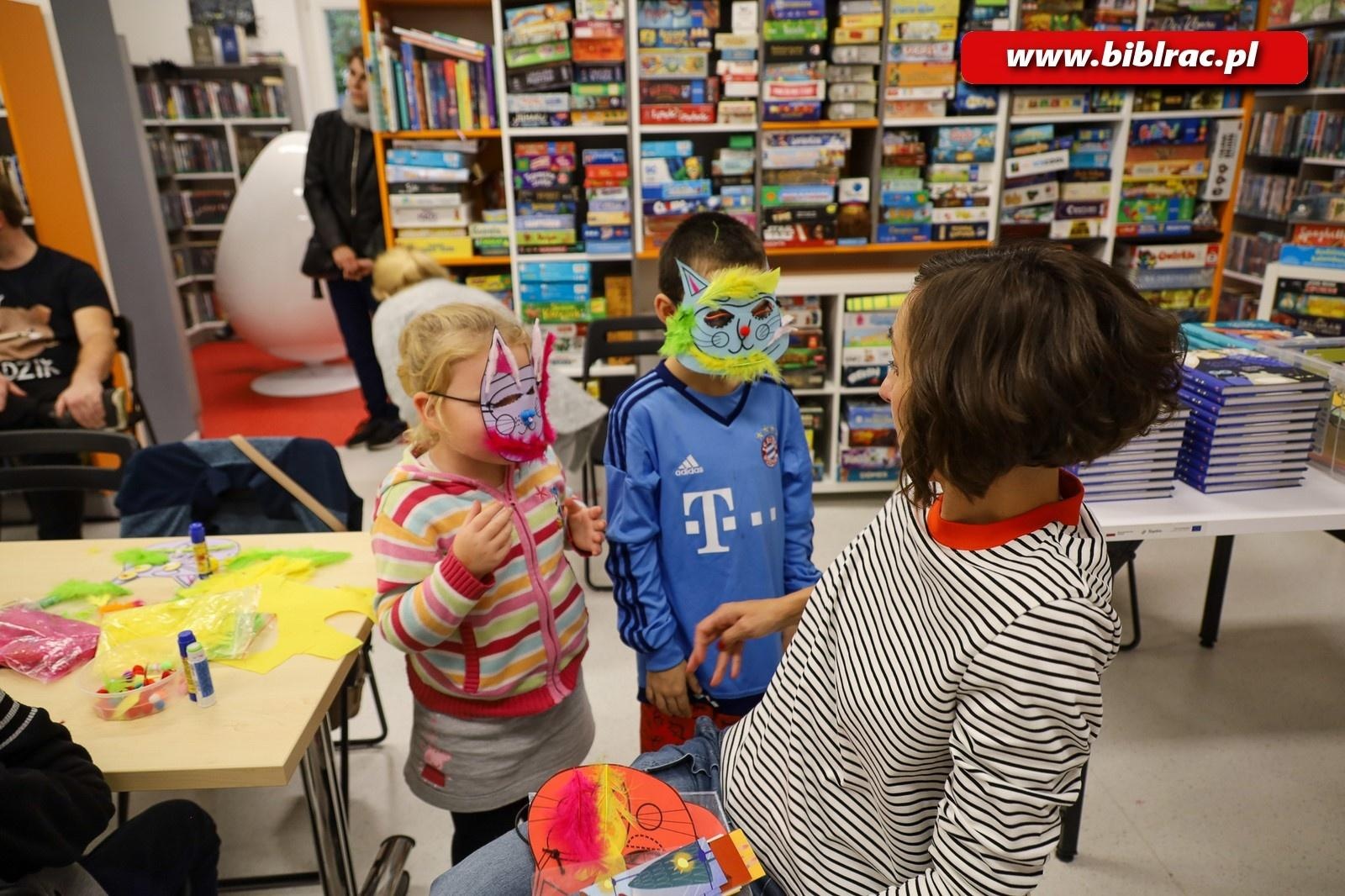 Zdjęcie w galerii na portalu naszraciborz.pl: Kocia Szajka przejęła raciborską bibliotekę! wiadomości z regionu