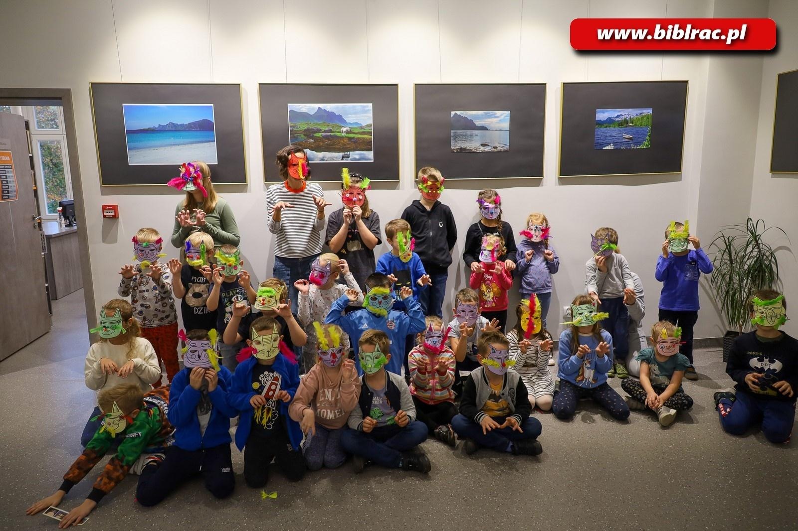 Zdjęcie w galerii na portalu naszraciborz.pl: Kocia Szajka przejęła raciborską bibliotekę! wiadomości z regionu