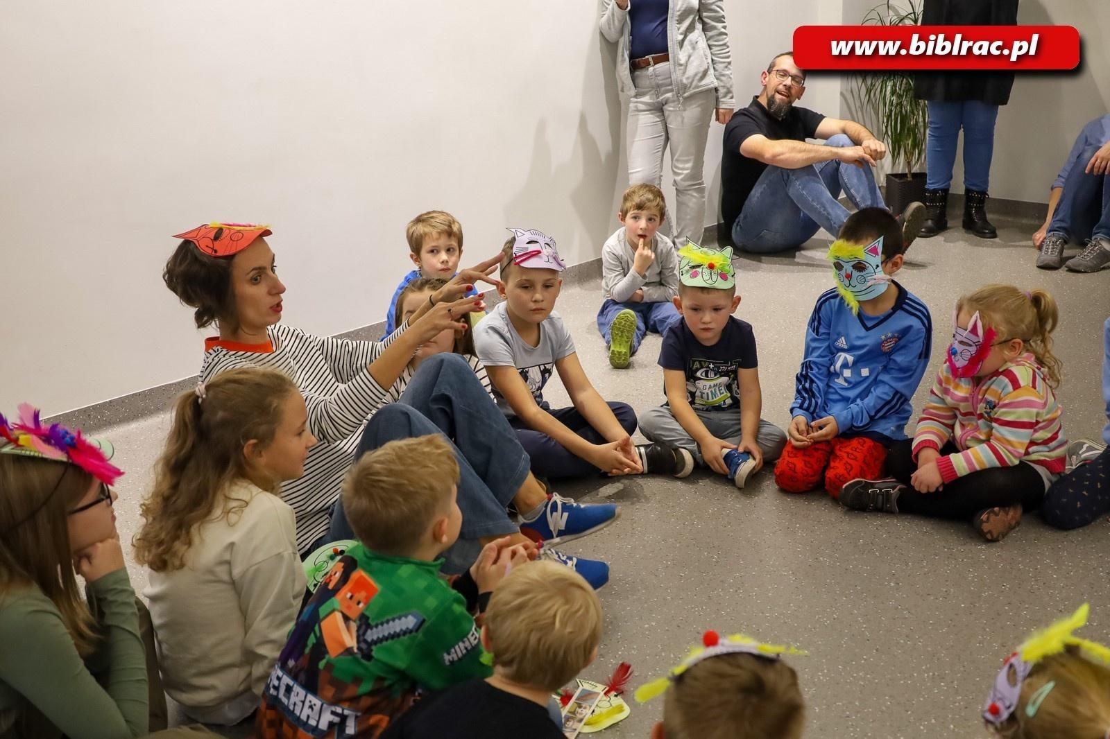 Zdjęcie w galerii na portalu naszraciborz.pl: Kocia Szajka przejęła raciborską bibliotekę! wiadomości z regionu