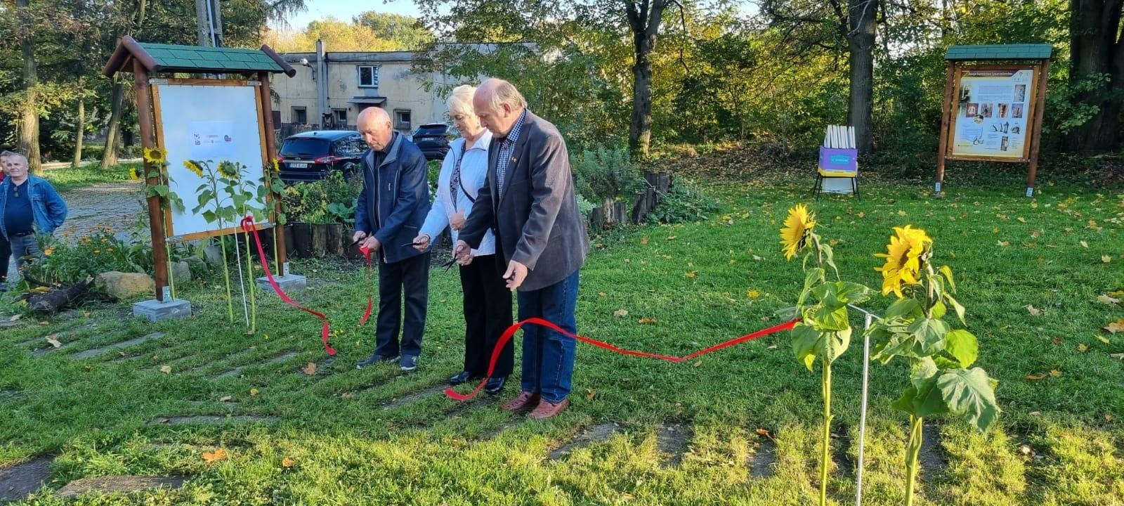 Zdjęcie w galerii na portalu naszraciborz.pl: Niedaleko Raciborza otwarto edukacyjną ścieżkę pszczelarską wiadomości z regionu
