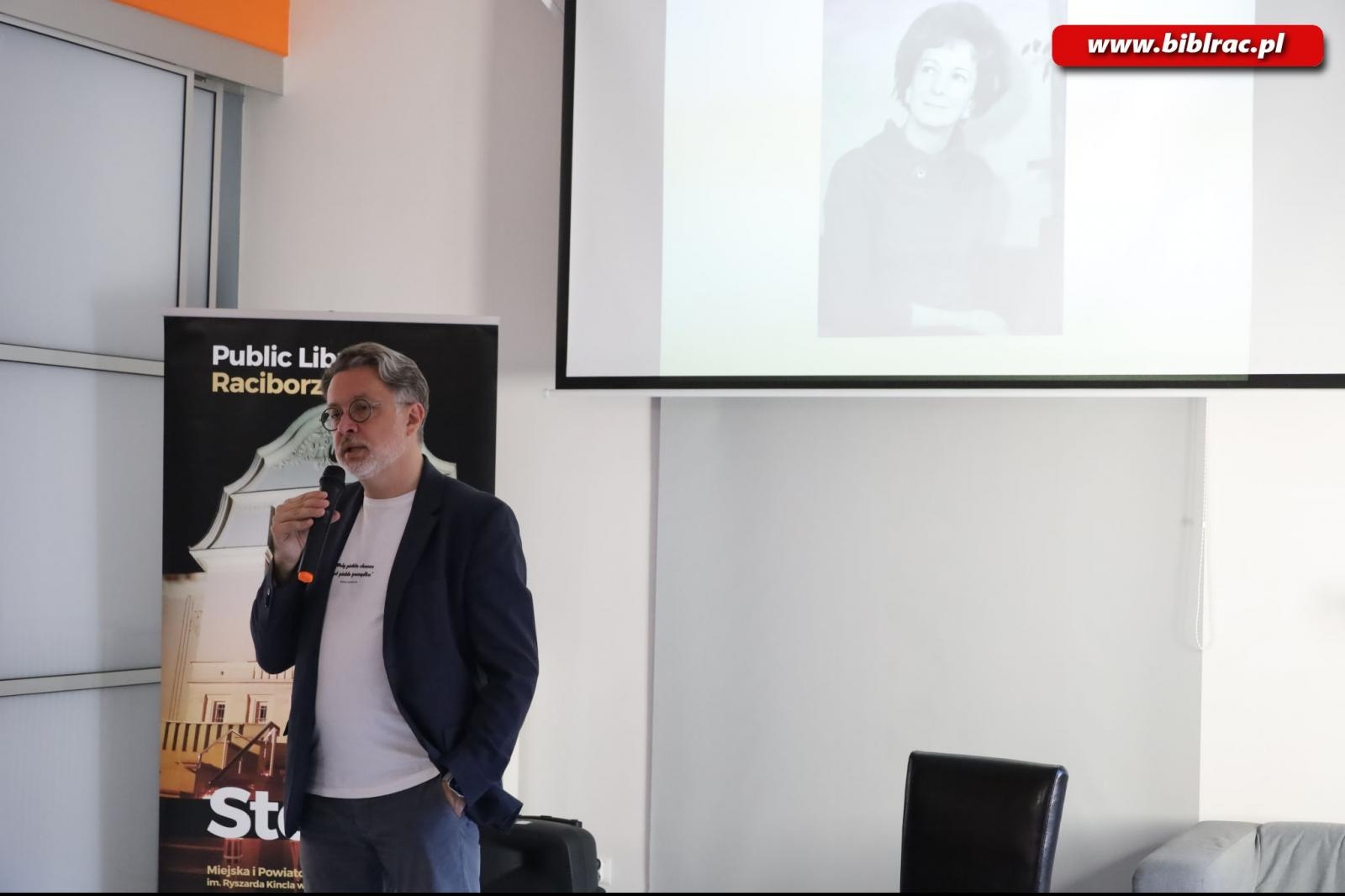 Zdjęcie w galerii na portalu naszraciborz.pl: Sekretarz noblistki Wisławy Szymborskiej w raciborskiej bibliotece wiadomości z regionu