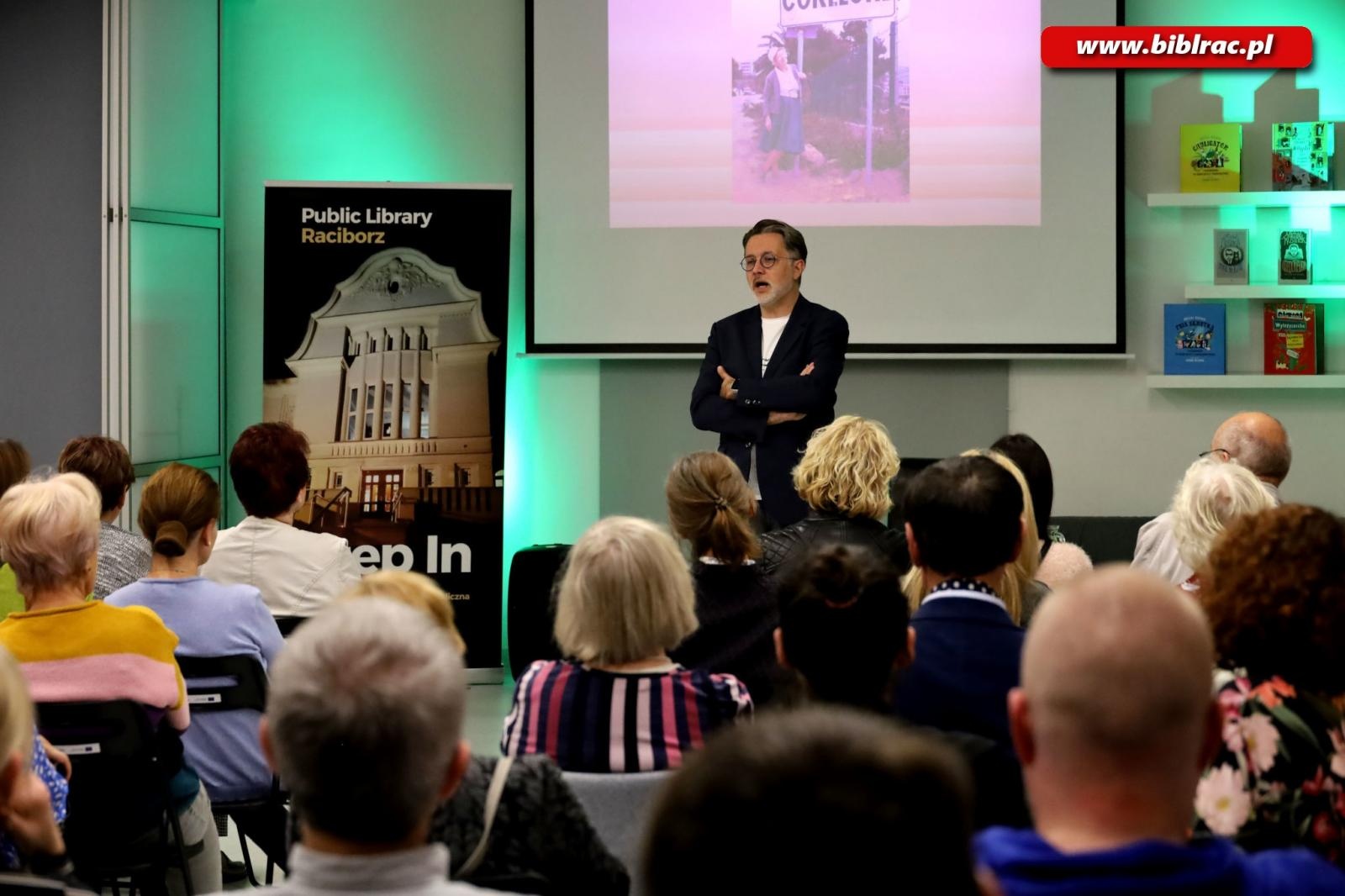 Zdjęcie w galerii na portalu naszraciborz.pl: Sekretarz noblistki Wisławy Szymborskiej w raciborskiej bibliotece wiadomości z regionu
