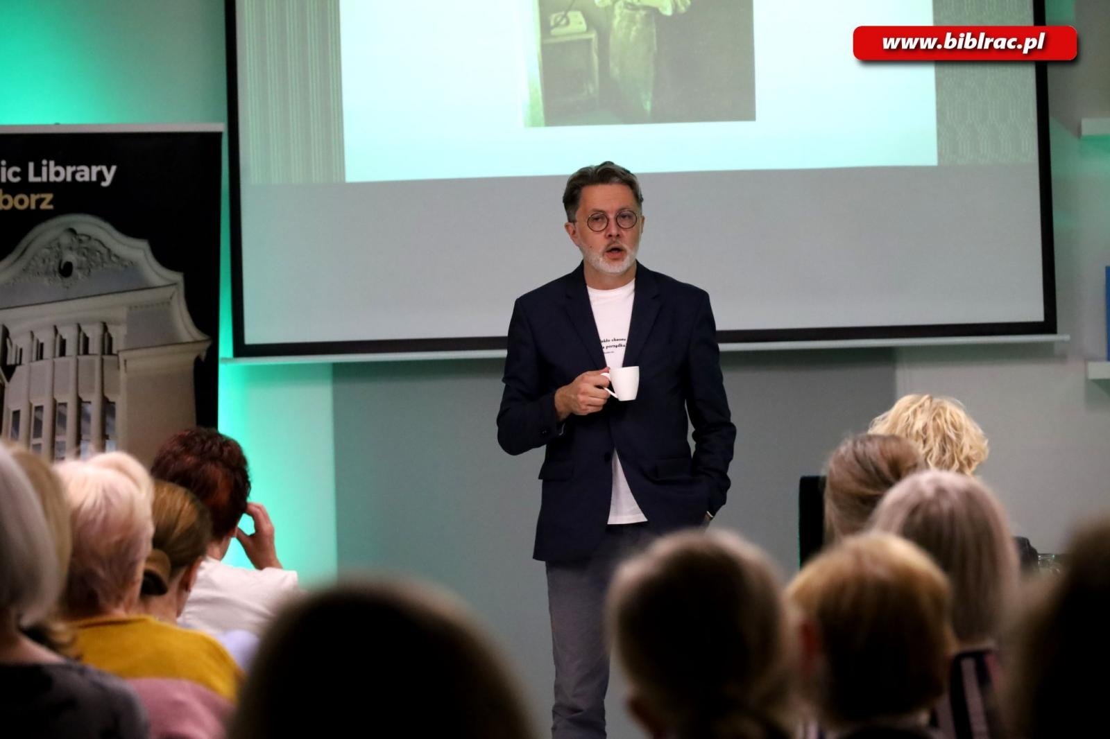 Zdjęcie w galerii na portalu naszraciborz.pl: Sekretarz noblistki Wisławy Szymborskiej w raciborskiej bibliotece wiadomości z regionu