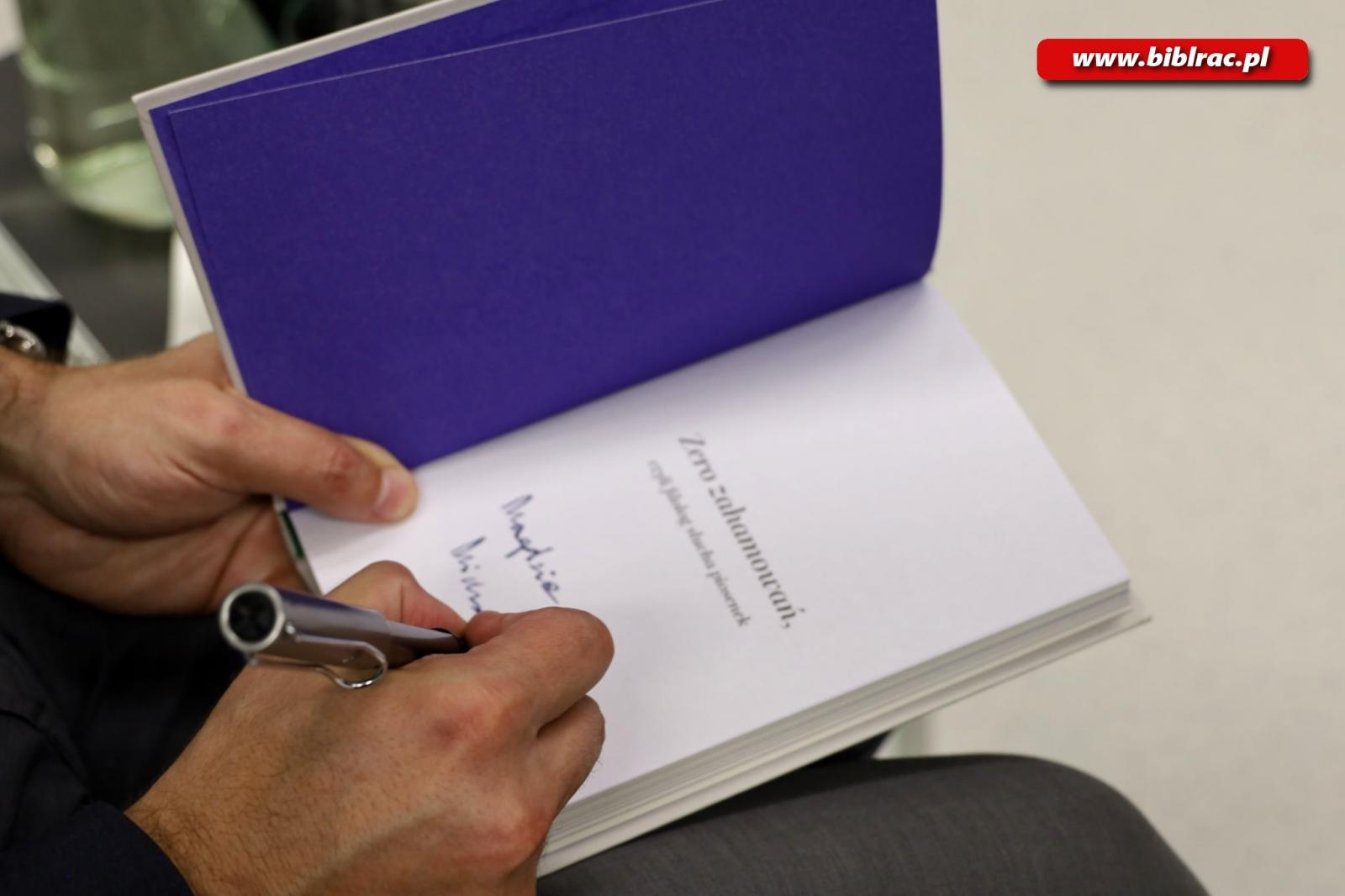 Zdjęcie w galerii na portalu naszraciborz.pl: Sekretarz noblistki Wisławy Szymborskiej w raciborskiej bibliotece wiadomości z regionu