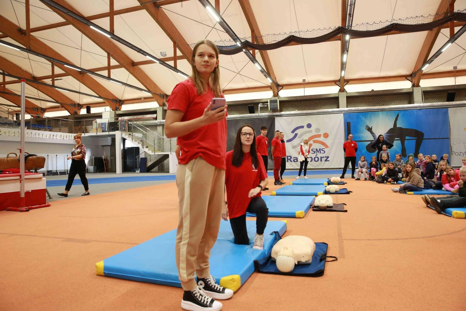 Zdjęcie w galerii na portalu naszraciborz.pl: Europejski Dzień Przywracania Czynności Serca w ZSOMS wiadomości z regionu