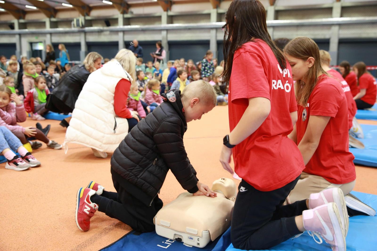 Zdjęcie w galerii na portalu naszraciborz.pl: Europejski Dzień Przywracania Czynności Serca w ZSOMS wiadomości z regionu