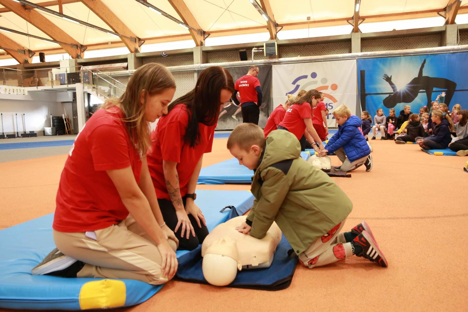Zdjęcie w galerii na portalu naszraciborz.pl: Europejski Dzień Przywracania Czynności Serca w ZSOMS wiadomości z regionu