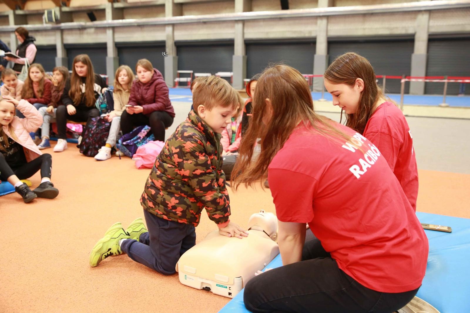 Zdjęcie w galerii na portalu naszraciborz.pl: Europejski Dzień Przywracania Czynności Serca w ZSOMS wiadomości z regionu