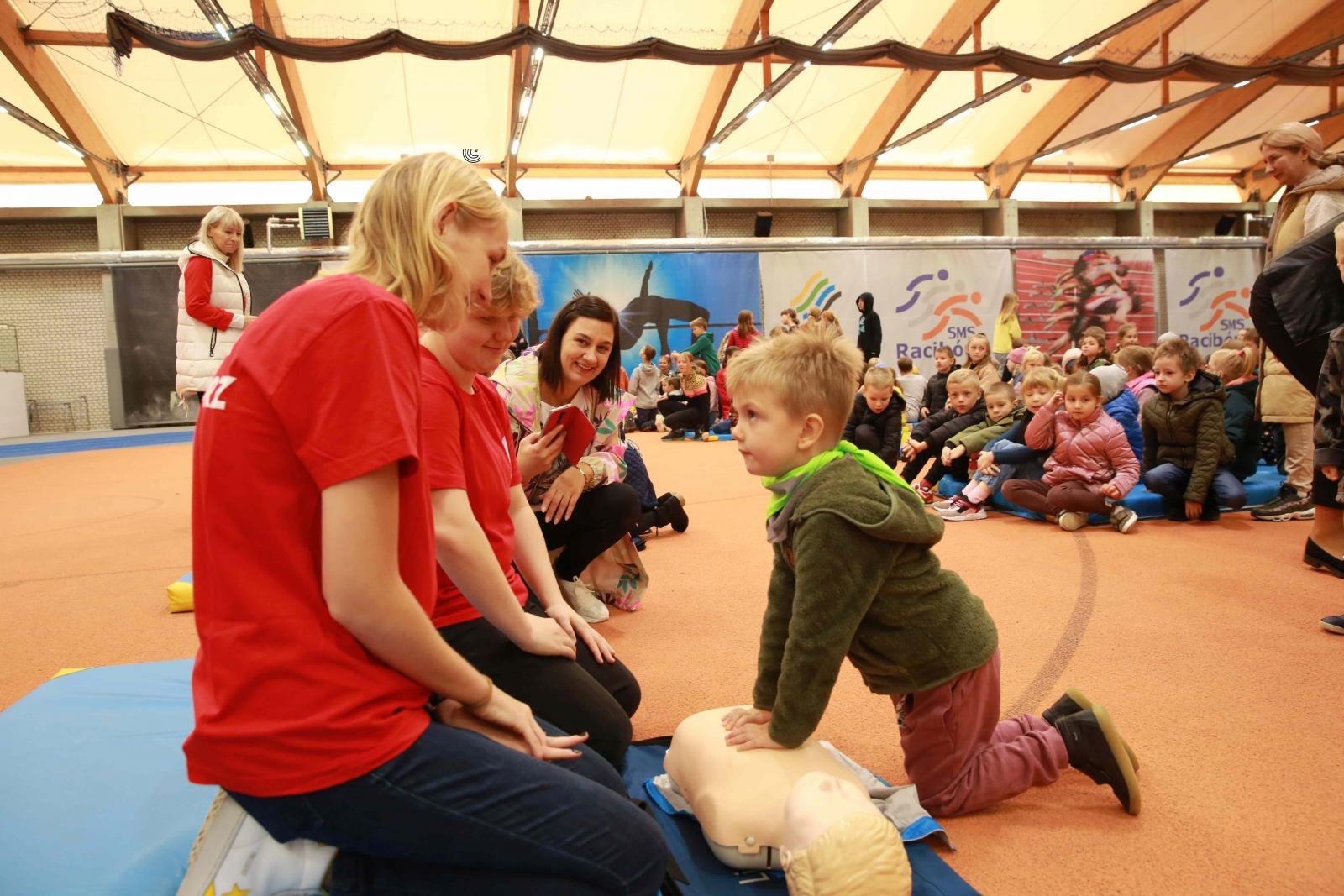 Zdjęcie w galerii na portalu naszraciborz.pl: Europejski Dzień Przywracania Czynności Serca w ZSOMS wiadomości z regionu