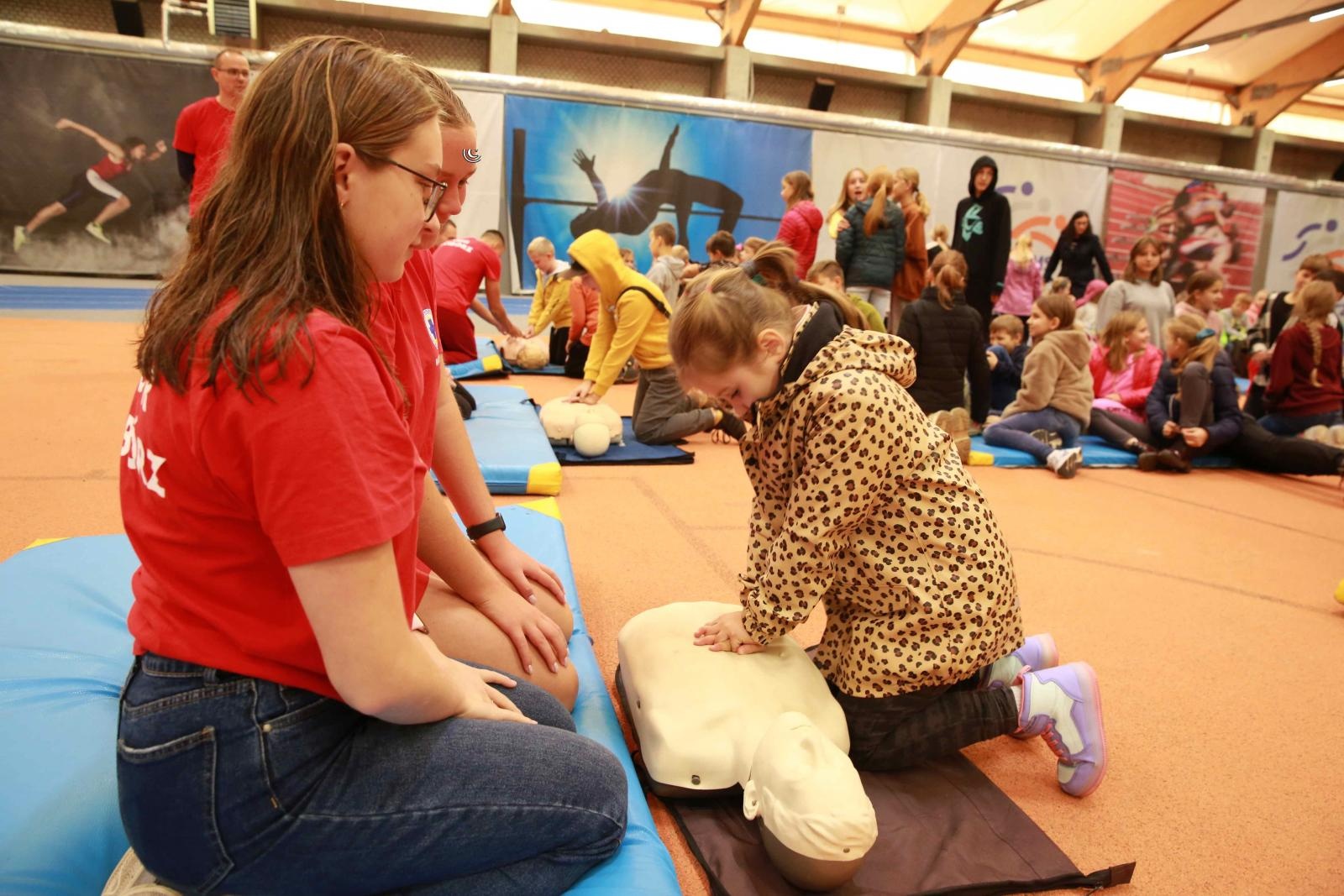 Zdjęcie w galerii na portalu naszraciborz.pl: Europejski Dzień Przywracania Czynności Serca w ZSOMS wiadomości z regionu