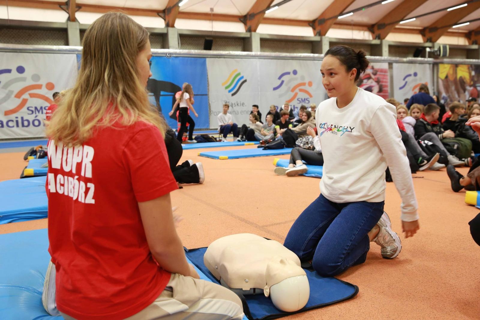 Zdjęcie w galerii na portalu naszraciborz.pl: Europejski Dzień Przywracania Czynności Serca w ZSOMS wiadomości z regionu