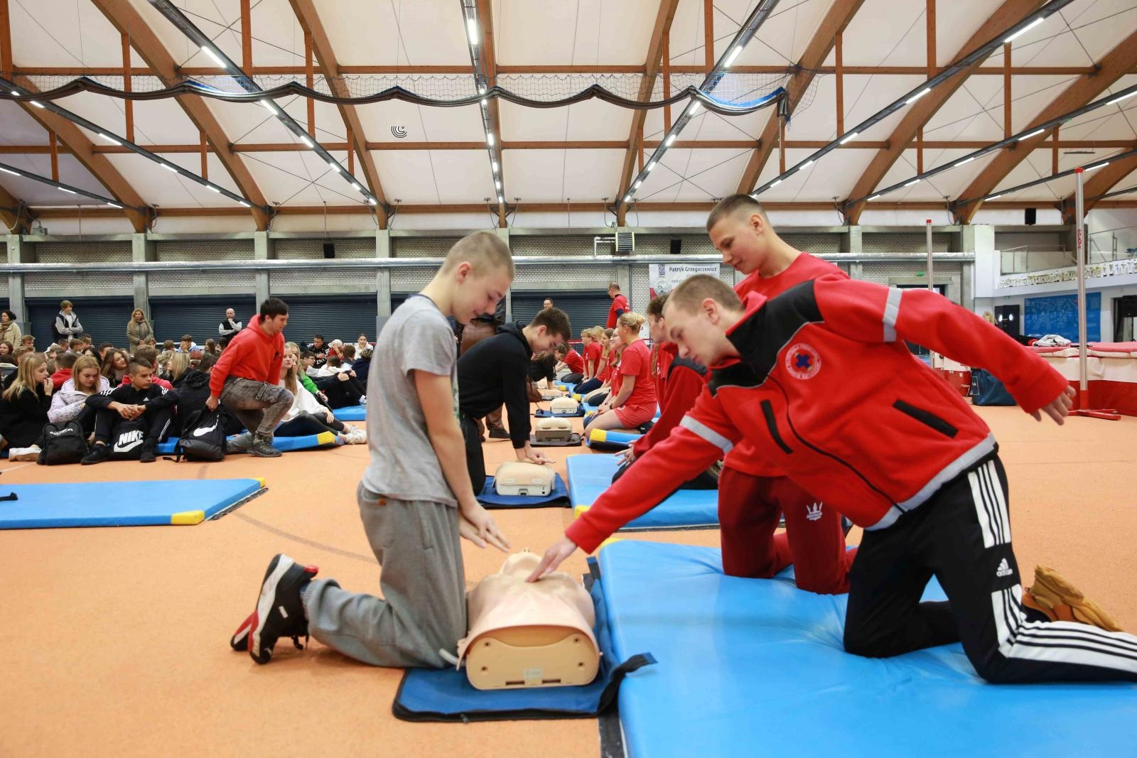 Zdjęcie w galerii na portalu naszraciborz.pl: Europejski Dzień Przywracania Czynności Serca w ZSOMS wiadomości z regionu
