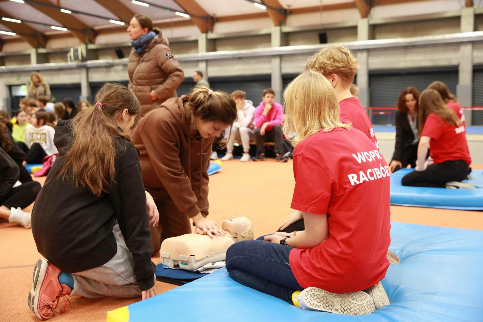 Zdjęcie w galerii na portalu naszraciborz.pl: Europejski Dzień Przywracania Czynności Serca w ZSOMS wiadomości z regionu