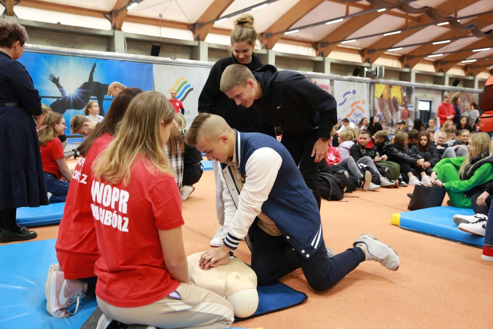 Zdjęcie w galerii na portalu naszraciborz.pl: Europejski Dzień Przywracania Czynności Serca w ZSOMS wiadomości z regionu