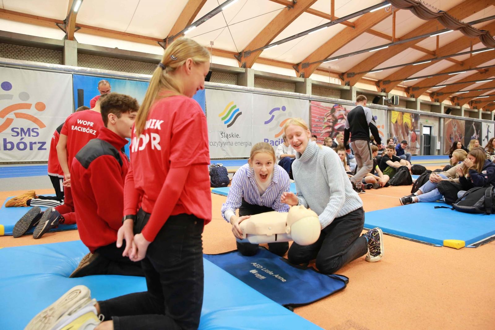 Zdjęcie w galerii na portalu naszraciborz.pl: Europejski Dzień Przywracania Czynności Serca w ZSOMS wiadomości z regionu