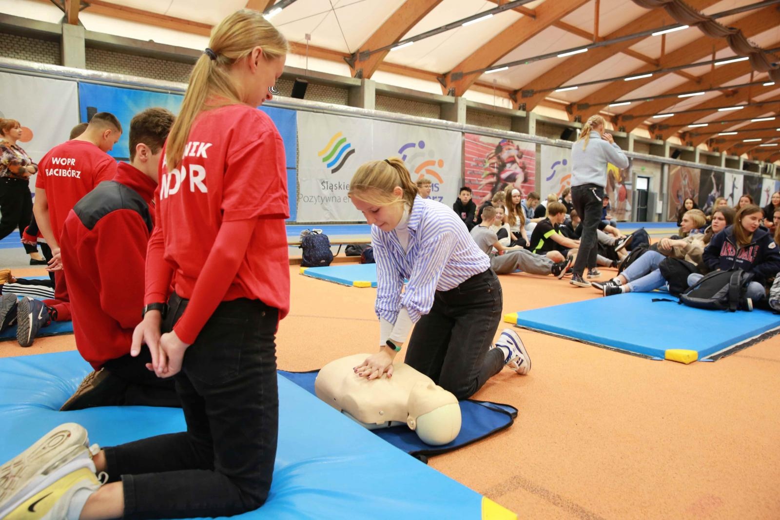 Zdjęcie w galerii na portalu naszraciborz.pl: Europejski Dzień Przywracania Czynności Serca w ZSOMS wiadomości z regionu