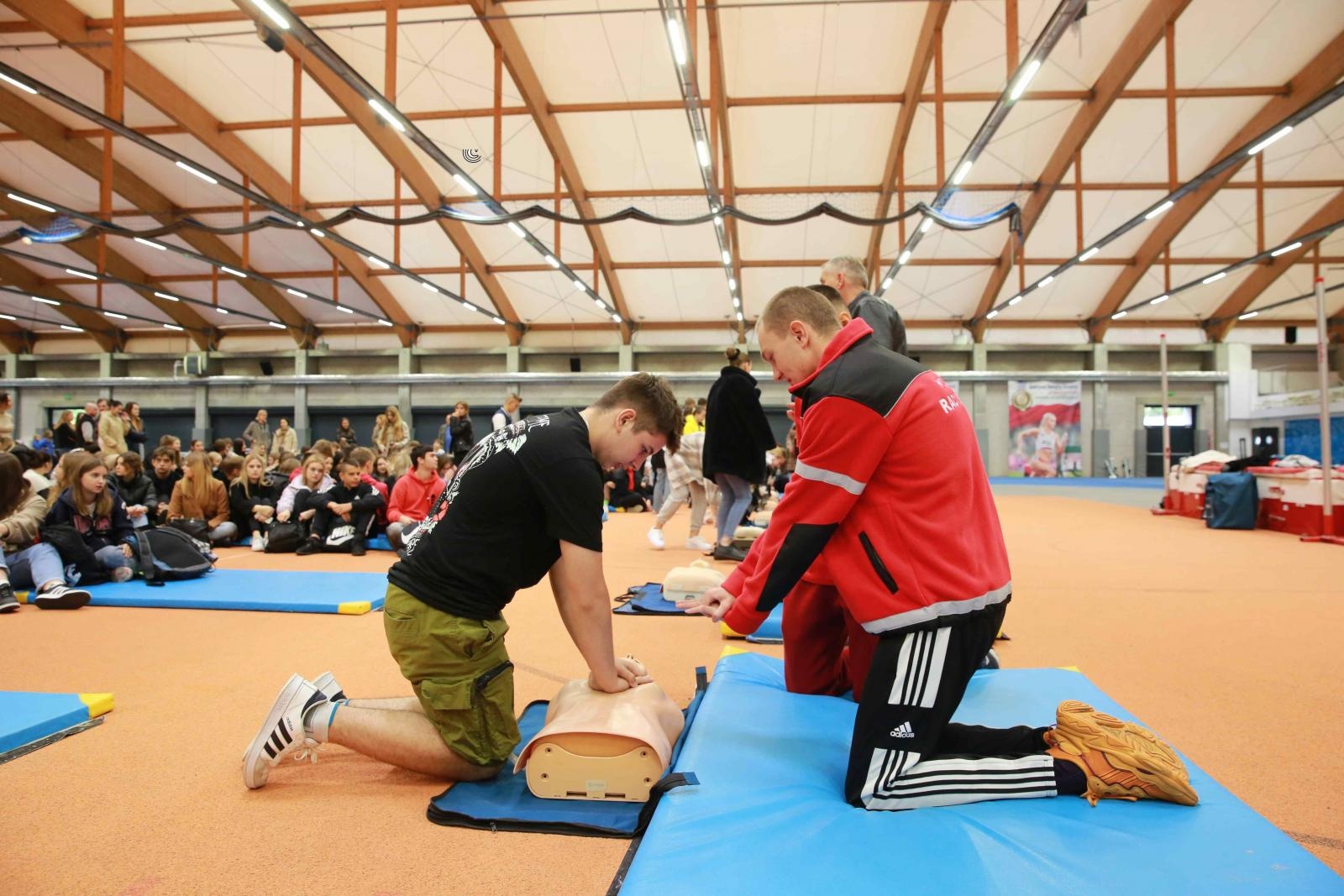 Zdjęcie w galerii na portalu naszraciborz.pl: Europejski Dzień Przywracania Czynności Serca w ZSOMS wiadomości z regionu