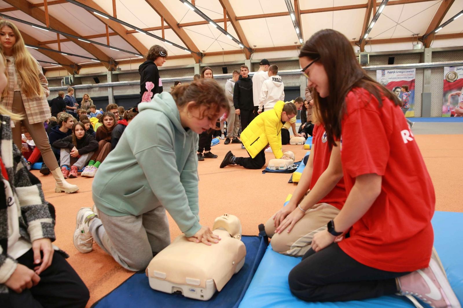 Zdjęcie w galerii na portalu naszraciborz.pl: Europejski Dzień Przywracania Czynności Serca w ZSOMS wiadomości z regionu