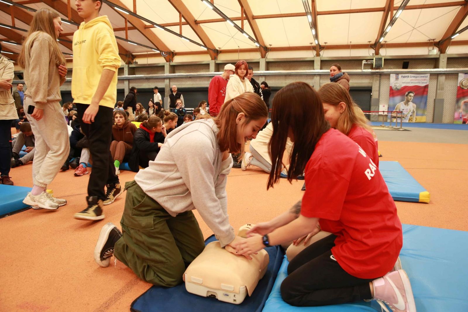 Zdjęcie w galerii na portalu naszraciborz.pl: Europejski Dzień Przywracania Czynności Serca w ZSOMS wiadomości z regionu