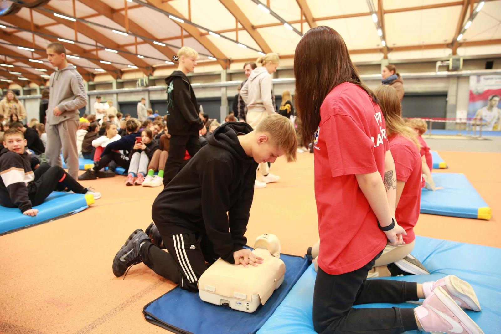 Zdjęcie w galerii na portalu naszraciborz.pl: Europejski Dzień Przywracania Czynności Serca w ZSOMS wiadomości z regionu