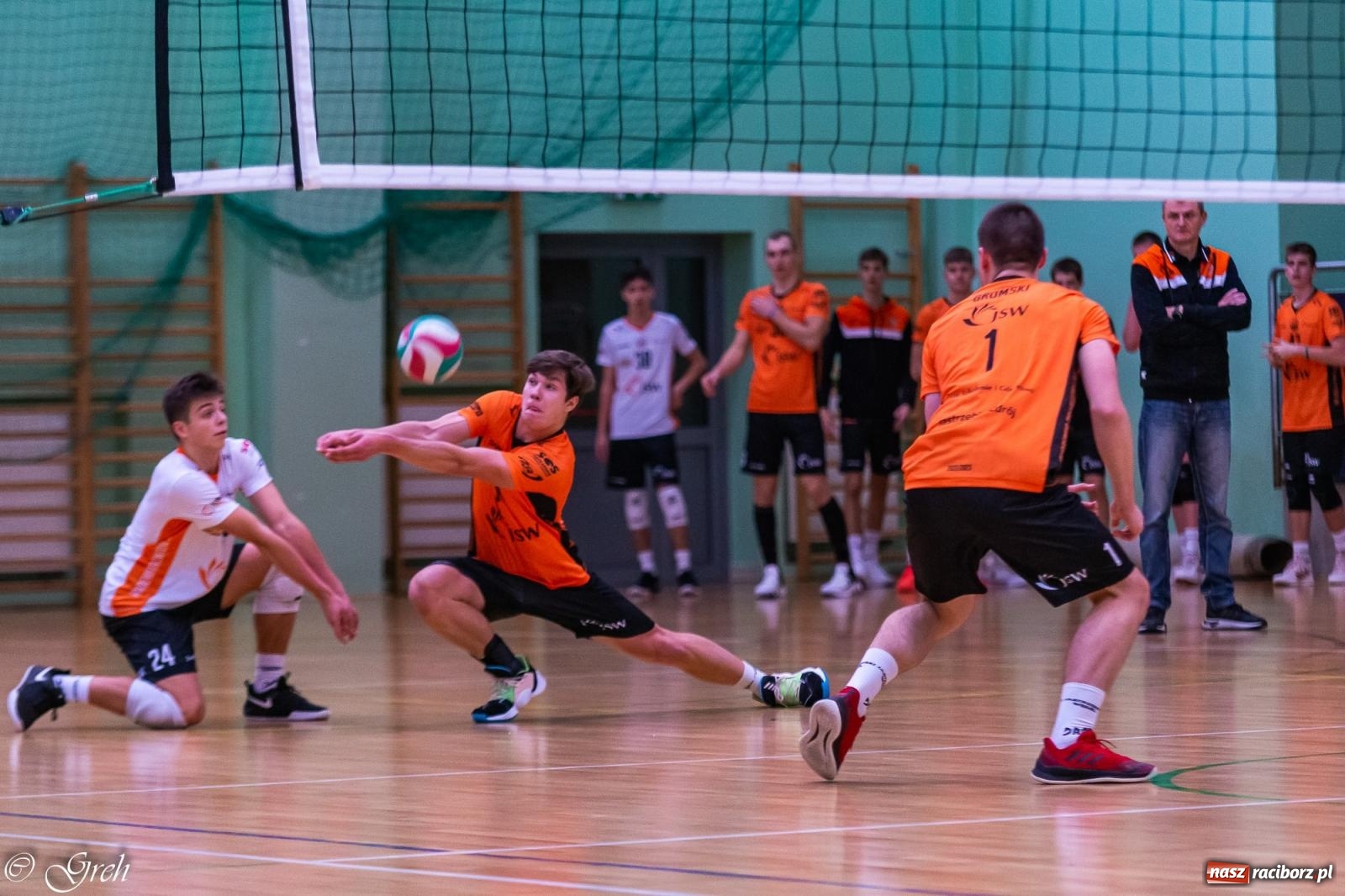 Zdjęcie w galerii na portalu naszraciborz.pl: Siatkówka. Trzy punkty zostały w Raciborzu [FOTO] wiadomości z regionu