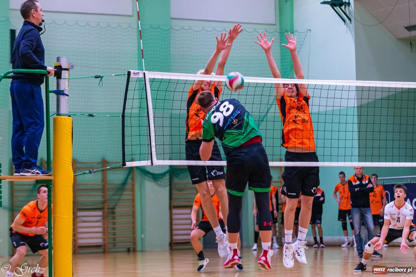 Zdjęcie w galerii na portalu naszraciborz.pl: Siatkówka. Trzy punkty zostały w Raciborzu [FOTO] wiadomości z regionu