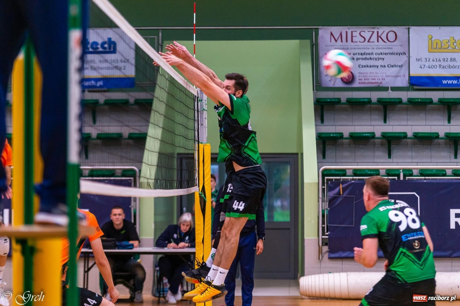 Zdjęcie w galerii na portalu naszraciborz.pl: Siatkówka. Trzy punkty zostały w Raciborzu [FOTO] wiadomości z regionu