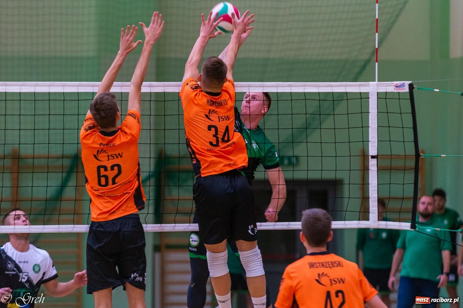 Zdjęcie w galerii na portalu naszraciborz.pl: Siatkówka. Trzy punkty zostały w Raciborzu [FOTO] wiadomości z regionu