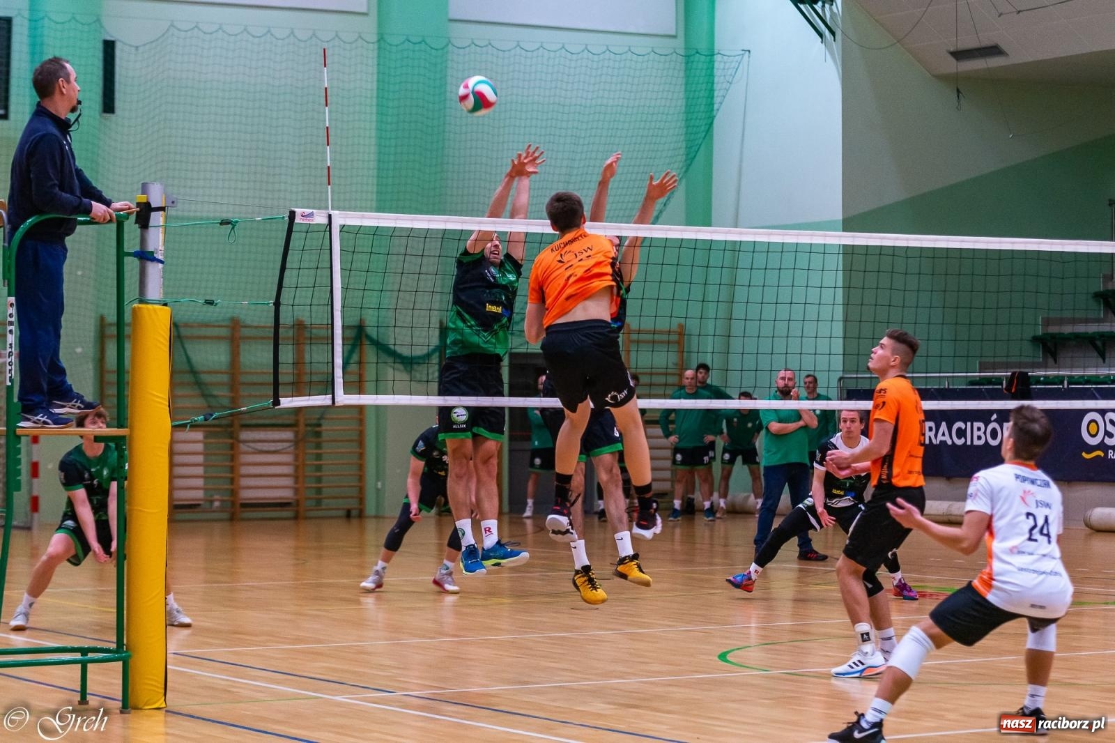 Zdjęcie w galerii na portalu naszraciborz.pl: Siatkówka. Trzy punkty zostały w Raciborzu [FOTO] wiadomości z regionu