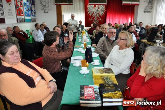 Zdjęcie w galerii na portalu naszraciborz.pl: Spotkanie opłatkowe z Kresami w tle wiadomości z regionu