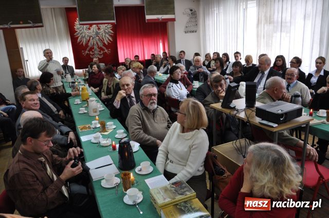 Zdjęcie w galerii na portalu naszraciborz.pl: Spotkanie opłatkowe z Kresami w tle wiadomości z regionu