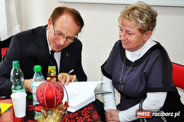 Zdjęcie w galerii na portalu naszraciborz.pl: Spotkanie opłatkowe z Kresami w tle wiadomości z regionu