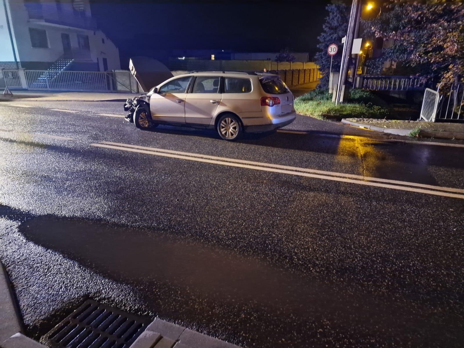 Zdjęcie w galerii na portalu naszraciborz.pl: Zderzenie osobówek w Roszkowie [FOTO] wiadomości z regionu