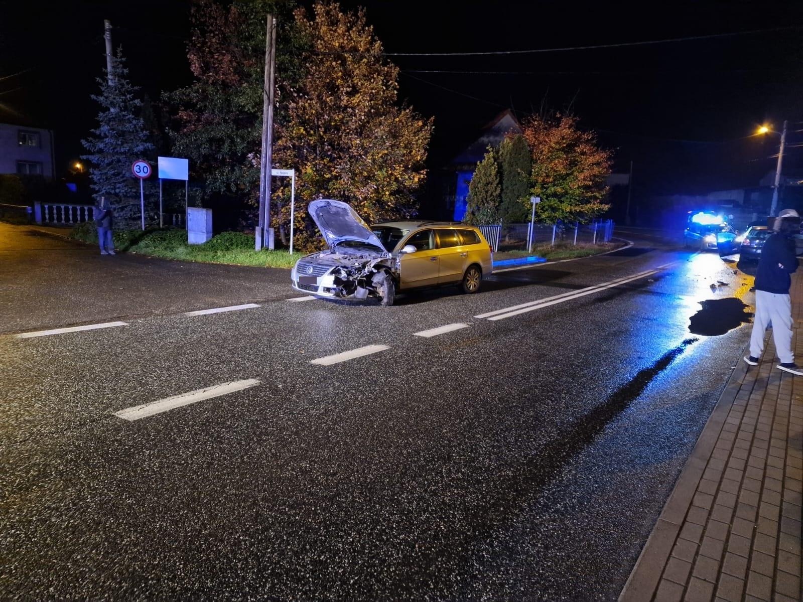 Zdjęcie w galerii na portalu naszraciborz.pl: Zderzenie osobówek w Roszkowie [FOTO] wiadomości z regionu